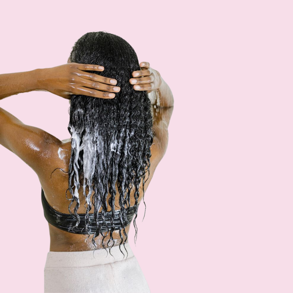 Vrai ou faux : l'eau froide est-elle conseillée pour les cheveux ?